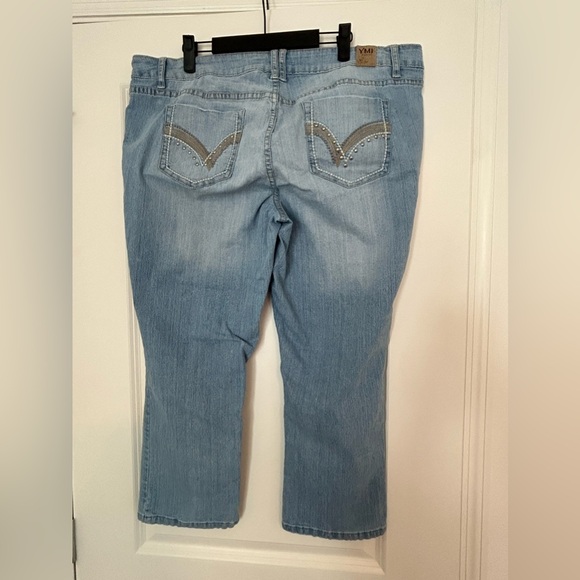 YMI jean crop NWOT - Picture 2 of 4